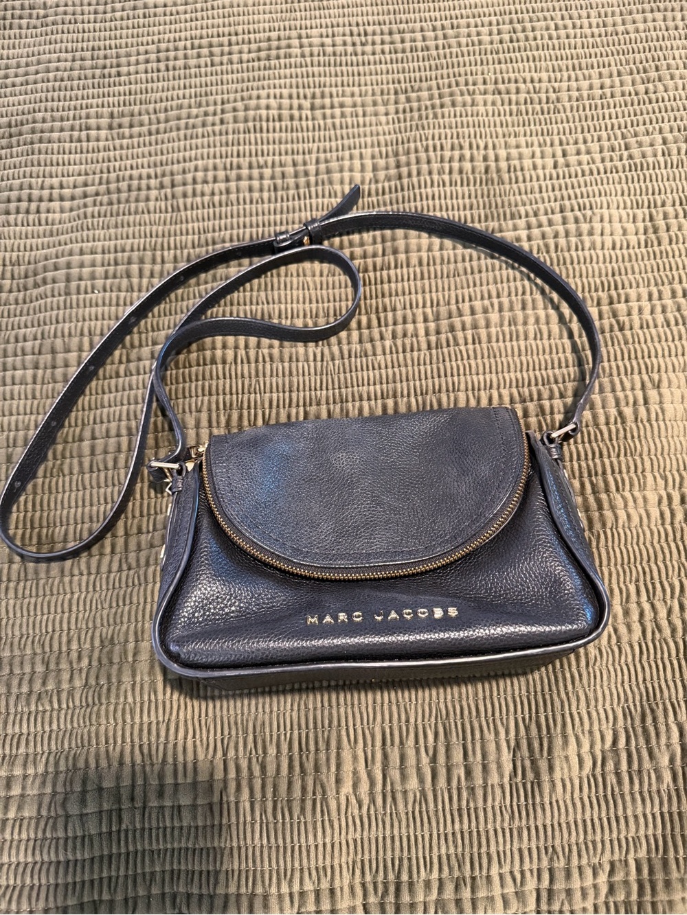 Marc Jacobs Black Pebbled Leather
The Groove Leather Mini
Messenger Bag
